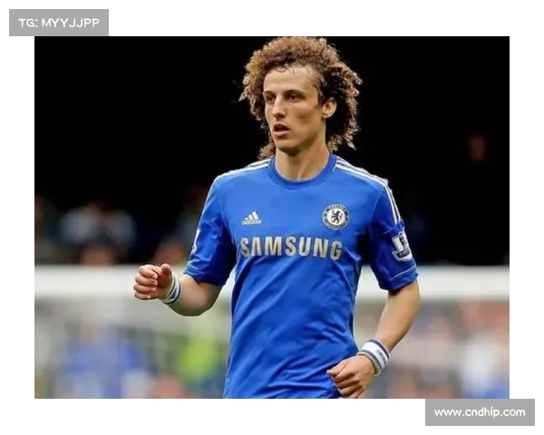 大卫路易斯在足球场上的多重角色与战术价值解析